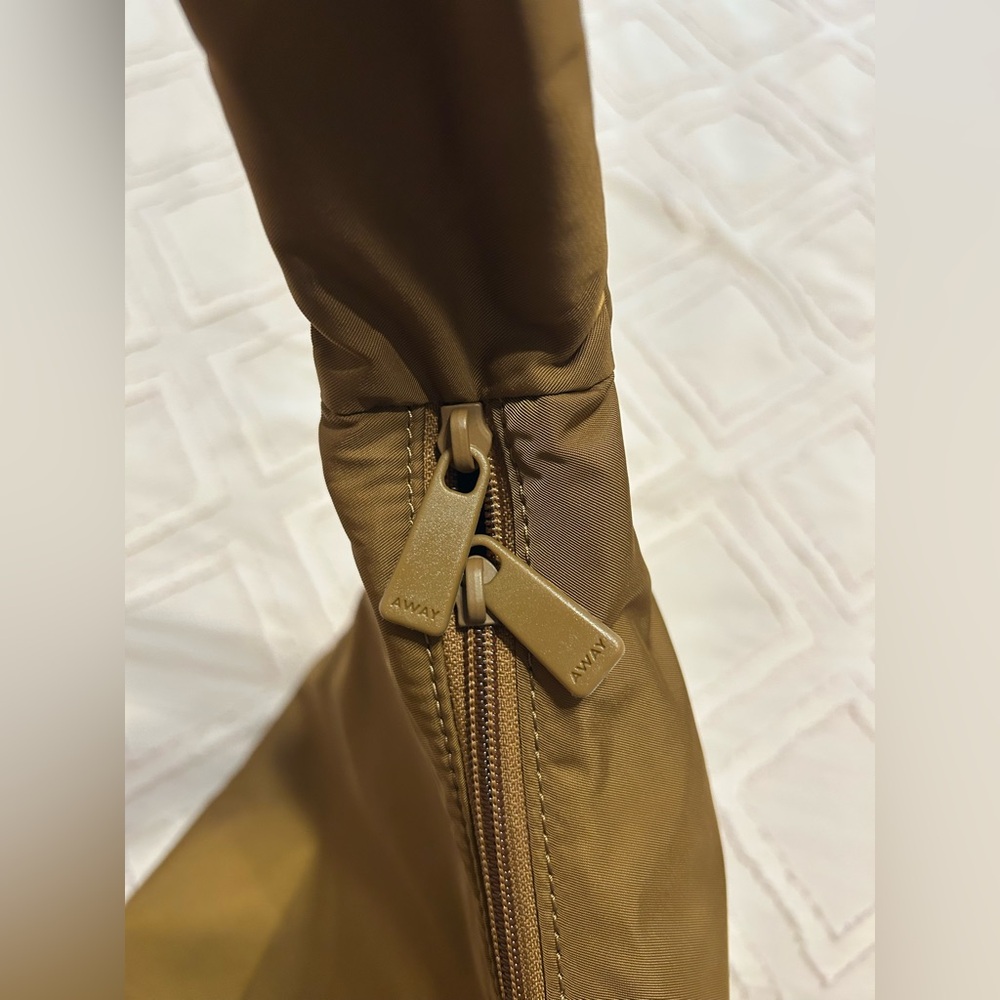 AWAY Nylon Bag - Picture 8 of 12